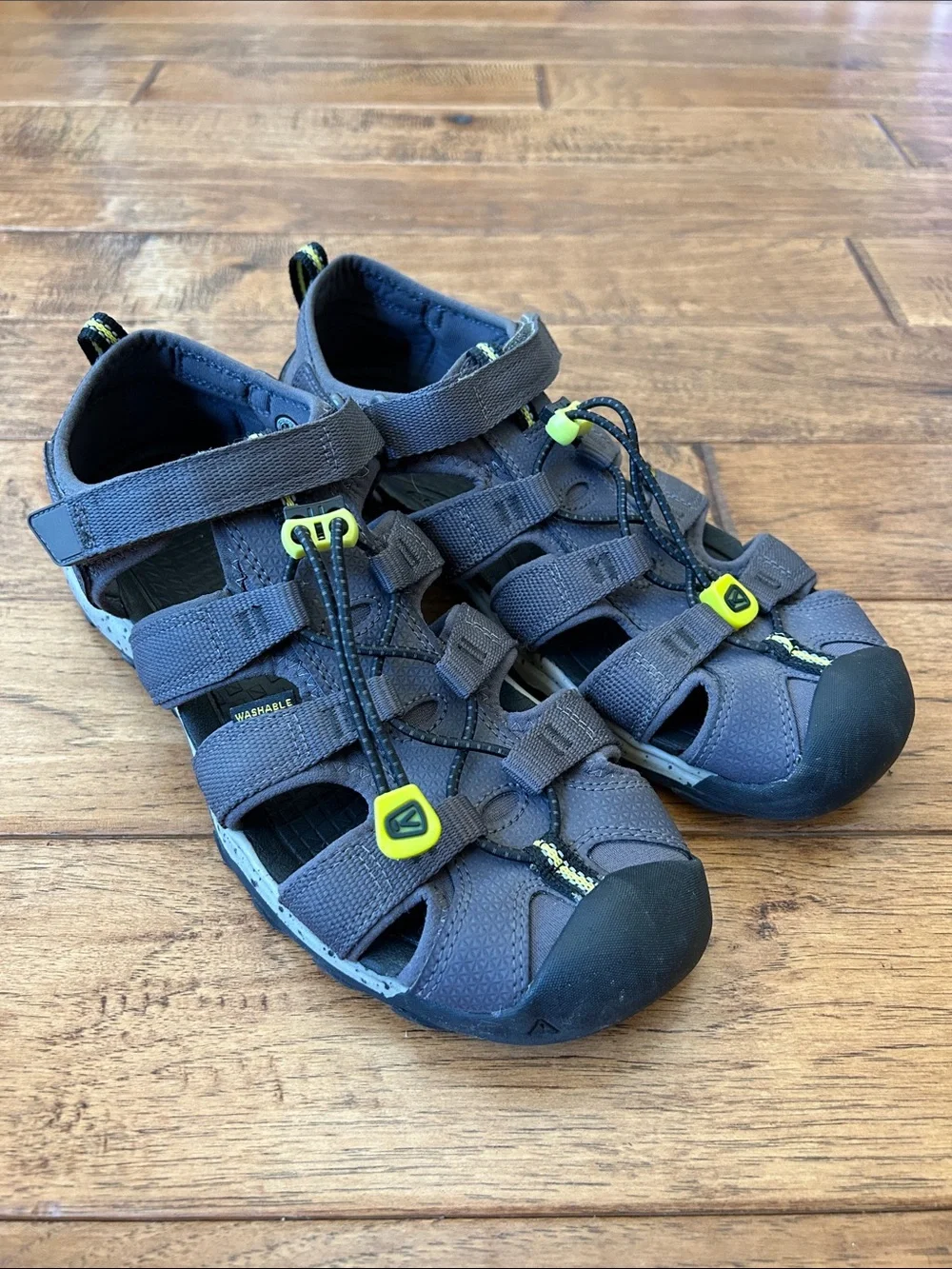 Keen Newport Neo H2 Hiking Sandals Water Shoes Gray Big Kids Size 7